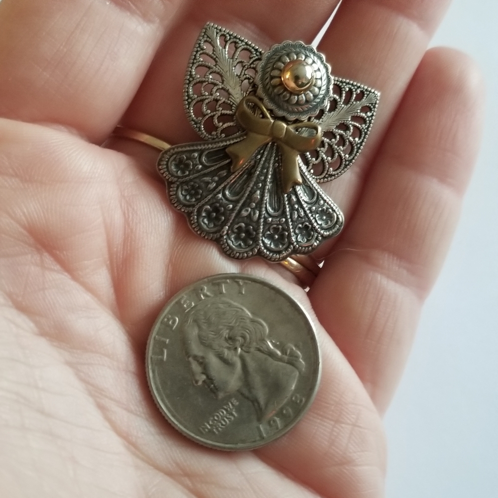 Relisted - Filigree angel brooch gold tone silver tone guardian pin - Picture 3 of 8